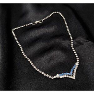Vintage 1950's-1960's Rhinestone & Sapphire Blue V-Shaped Choker Necklace
